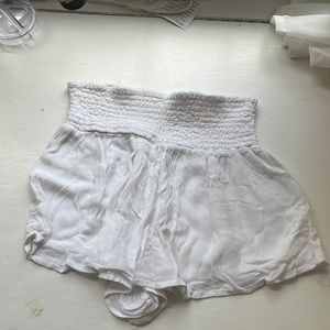 WHITE SKORT
